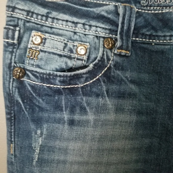 Miss Me 28 Distressed Capris Embroidered Blue Capri Jeans - Picture 13 of 15